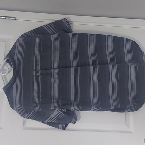 Hurley short sleeve button down shirt - Picture 2 of 4